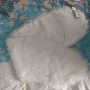 NWT faux fur formal winter wrap